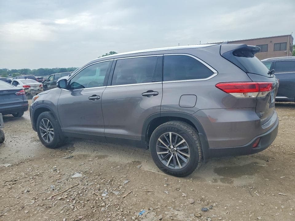 2019 TOYOTA HIGHLANDER XLE 2