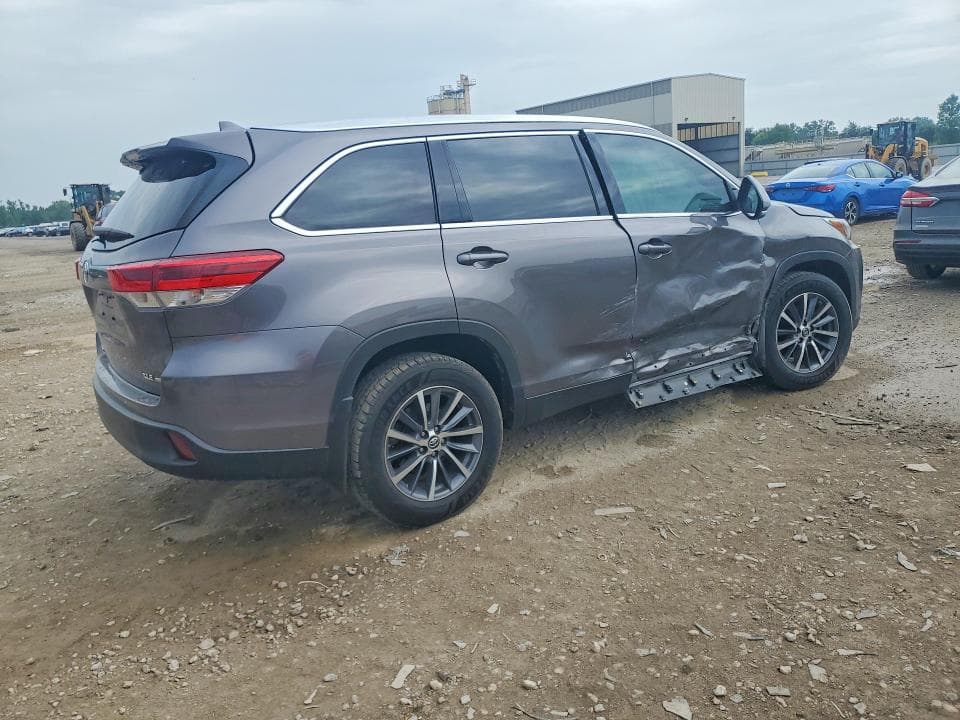 2019 TOYOTA HIGHLANDER XLE 3