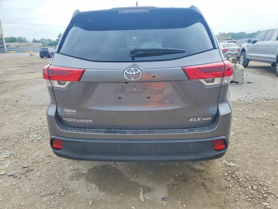2019 TOYOTA HIGHLANDER XLE 6