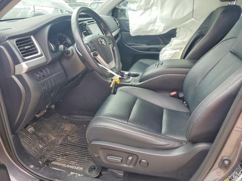 2019 TOYOTA HIGHLANDER XLE 7