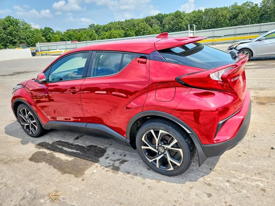 2021 TOYOTA C-HR XLE 2