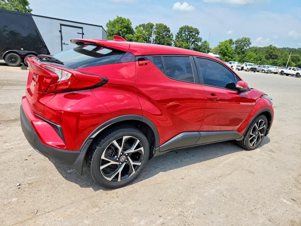 2021 TOYOTA C-HR XLE 3