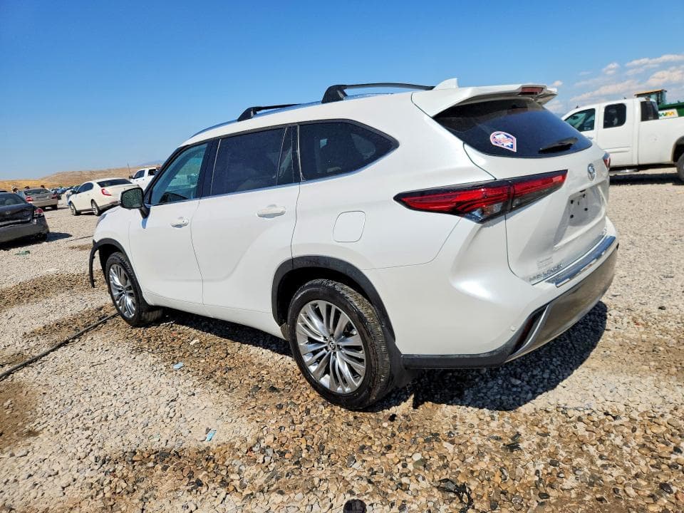 2023 TOYOTA HIGHLANDER PLATINUM 2