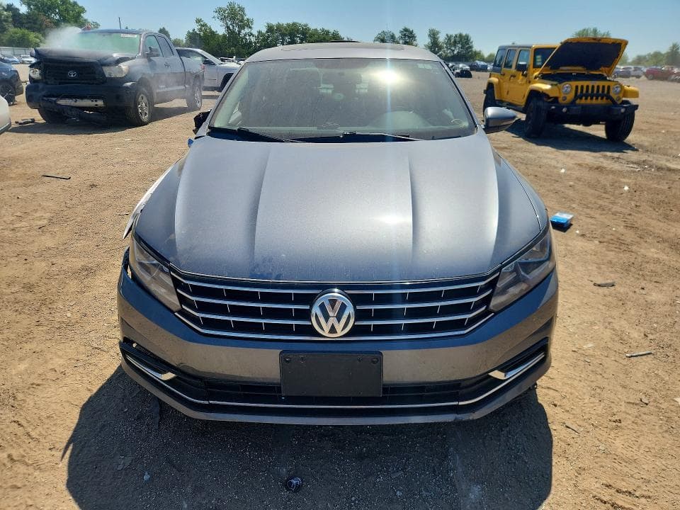 2017 VOLKSWAGEN PASSAT SE 5