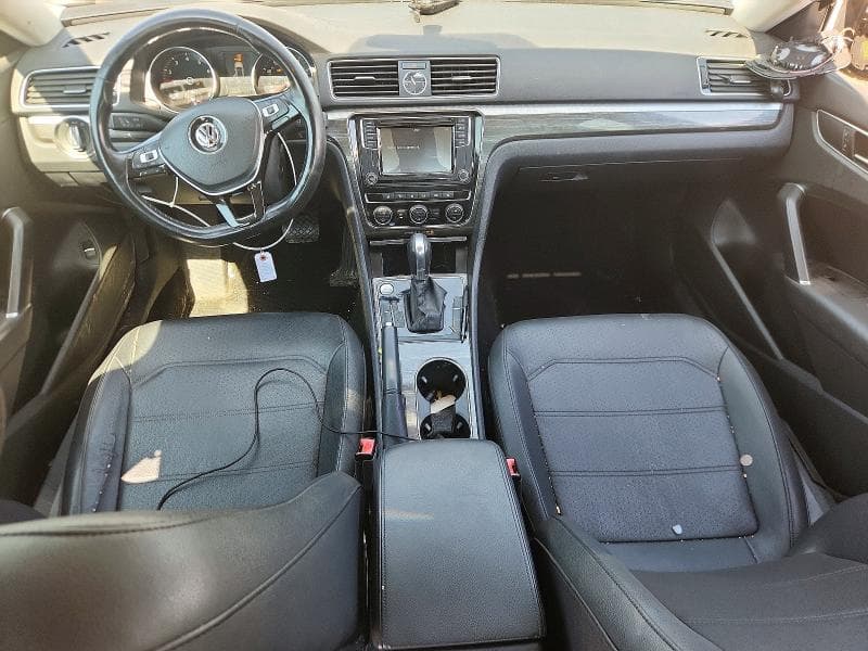 2017 VOLKSWAGEN PASSAT SE 8