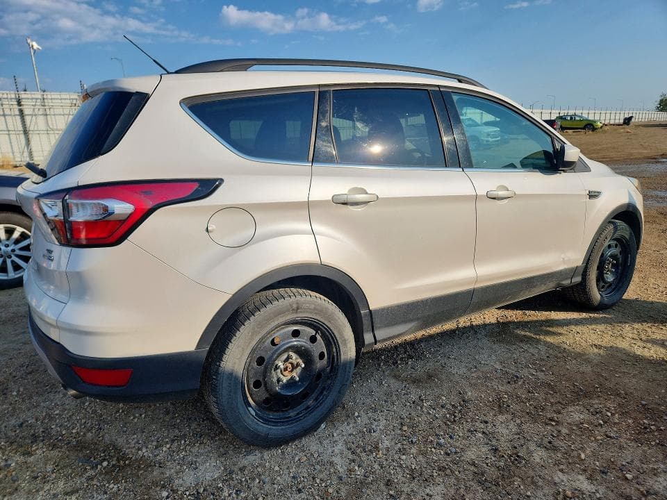 2017 FORD ESCAPE SE 3