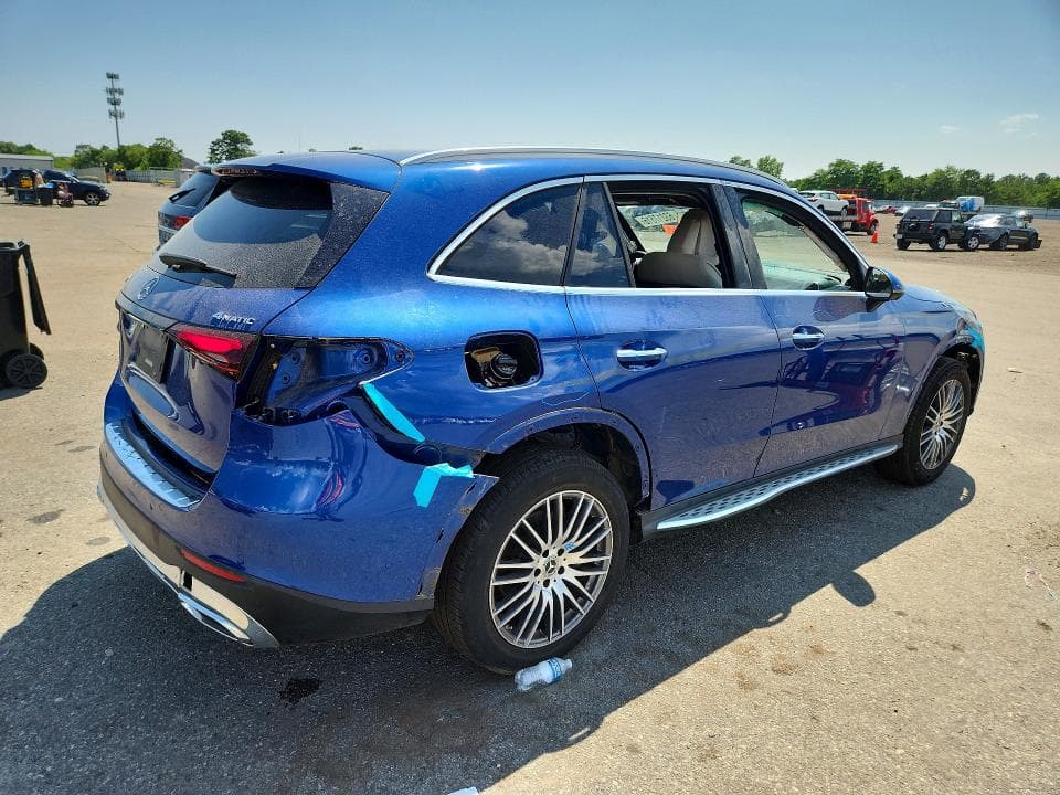 2023 MERCEDES-BENZ GLC 300 4MATIC 3