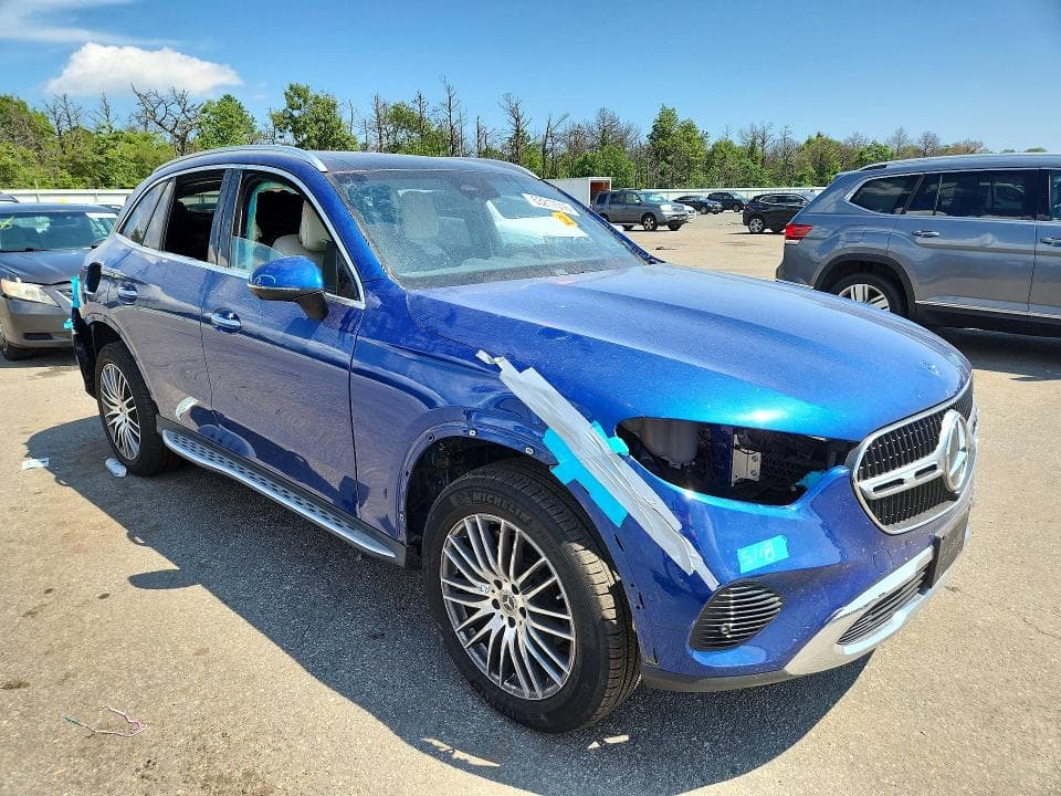 2023 MERCEDES-BENZ GLC 300 4MATIC 4