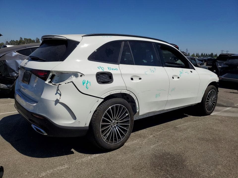 2026 MERCEDES-BENZ GLC 300 3
