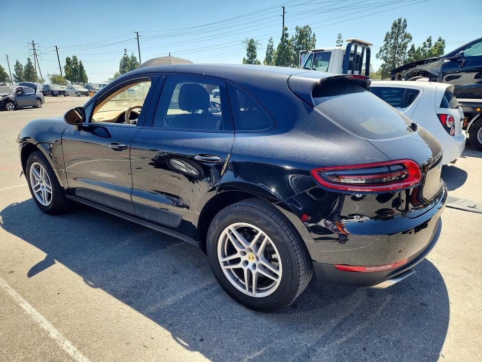 2017 PORSCHE MACAN 2