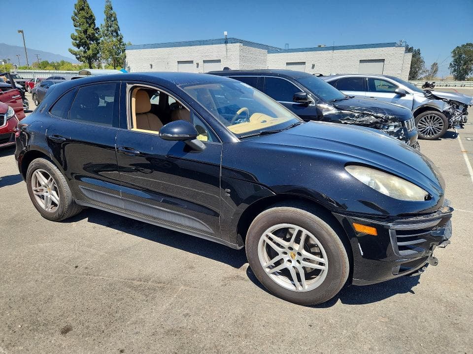 2017 PORSCHE MACAN 4