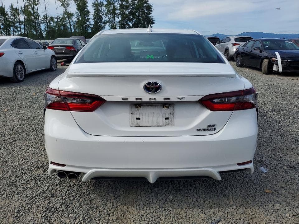 2022 TOYOTA CAMRY HYBRID SE 6