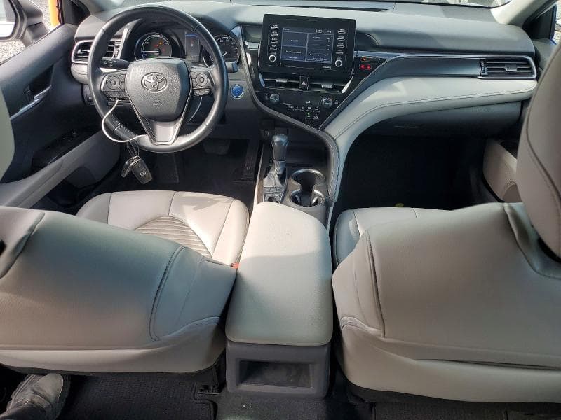 2022 TOYOTA CAMRY HYBRID SE 8