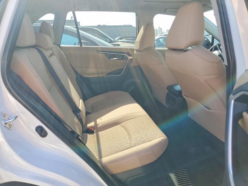 2025 TOYOTA RAV4 HYBRID XLE 11