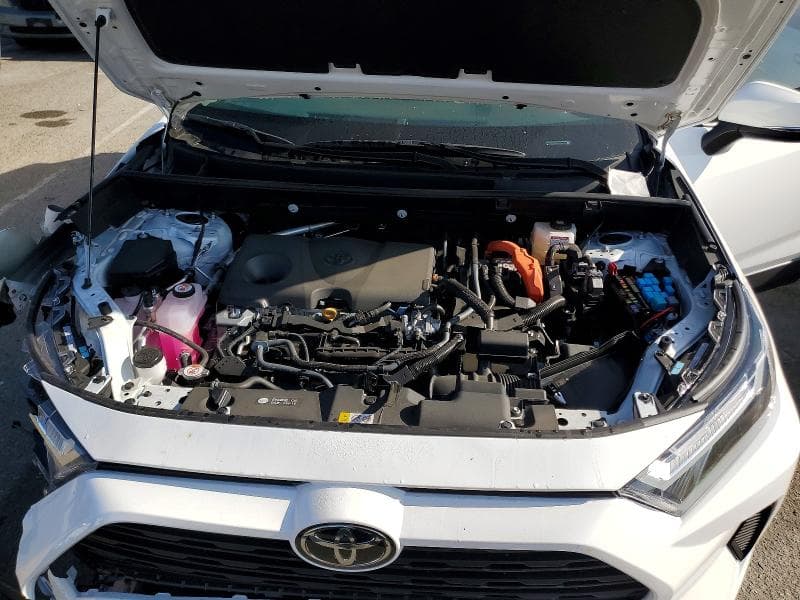2025 TOYOTA RAV4 HYBRID XLE 12