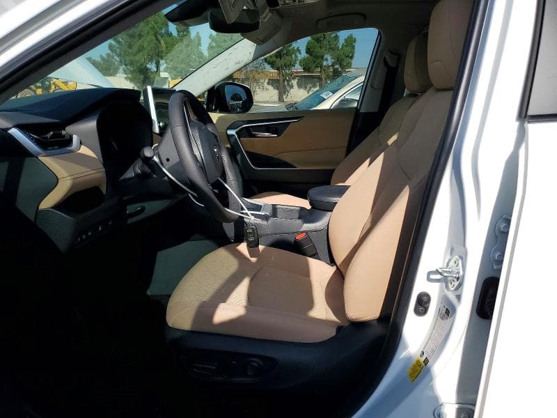 2025 TOYOTA RAV4 HYBRID XLE 7