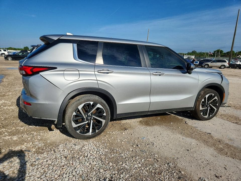 2022 MITSUBISHI OUTLANDER ES 3