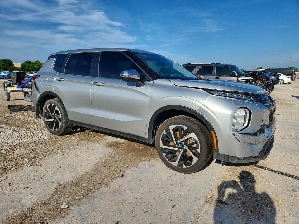 2022 MITSUBISHI OUTLANDER ES 4