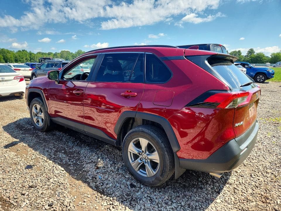 2024 TOYOTA RAV4 XLE 2
