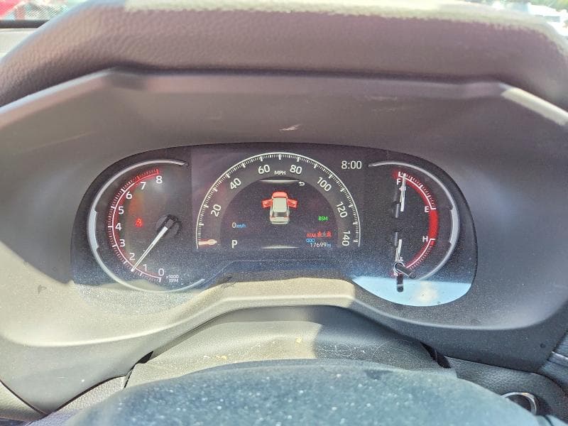 2024 TOYOTA RAV4 XLE 9