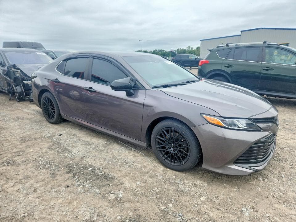 2018 TOYOTA CAMRY LE 4
