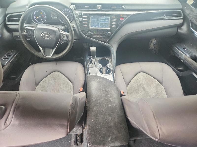 2018 TOYOTA CAMRY LE 8