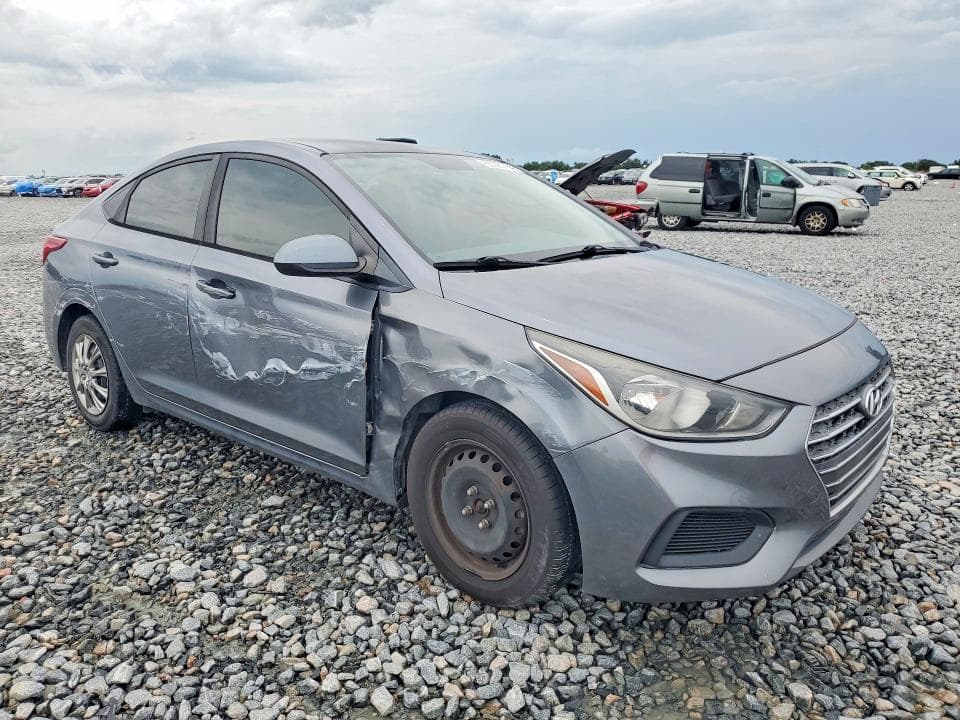 2019 HYUNDAI ACCENT SE 4