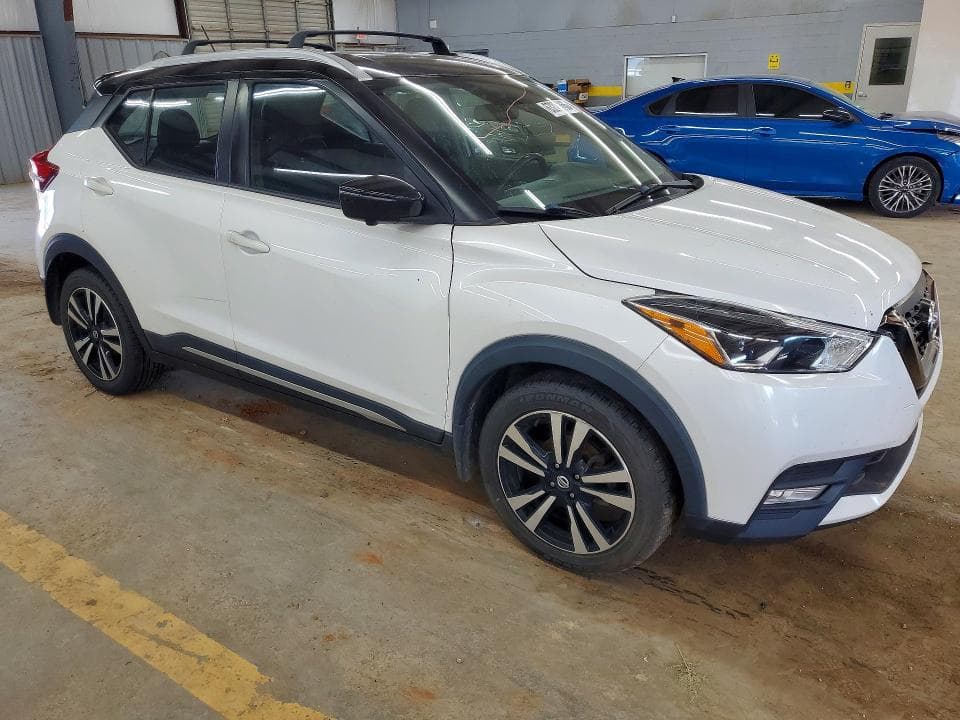 2018 NISSAN KICKS SR 4