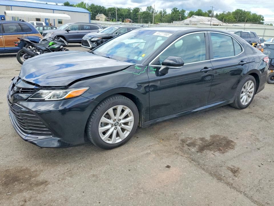 2019 TOYOTA CAMRY LE - 1