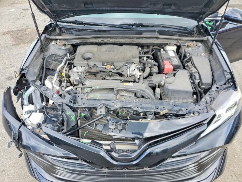 2019 TOYOTA CAMRY LE 11