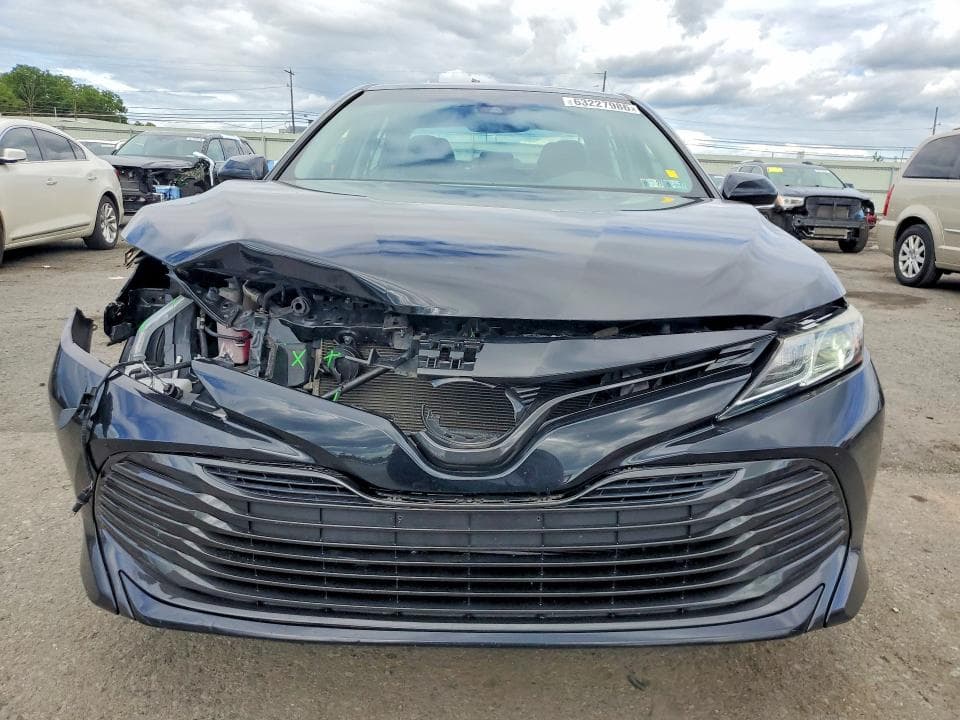 2019 TOYOTA CAMRY LE 5
