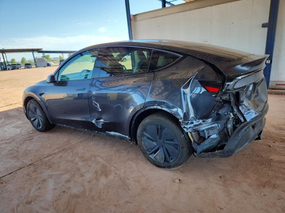 2026 TESLA MODEL Y 2