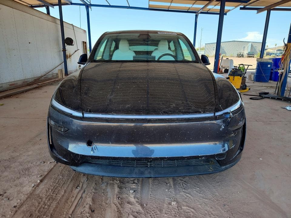 2026 TESLA MODEL Y 5
