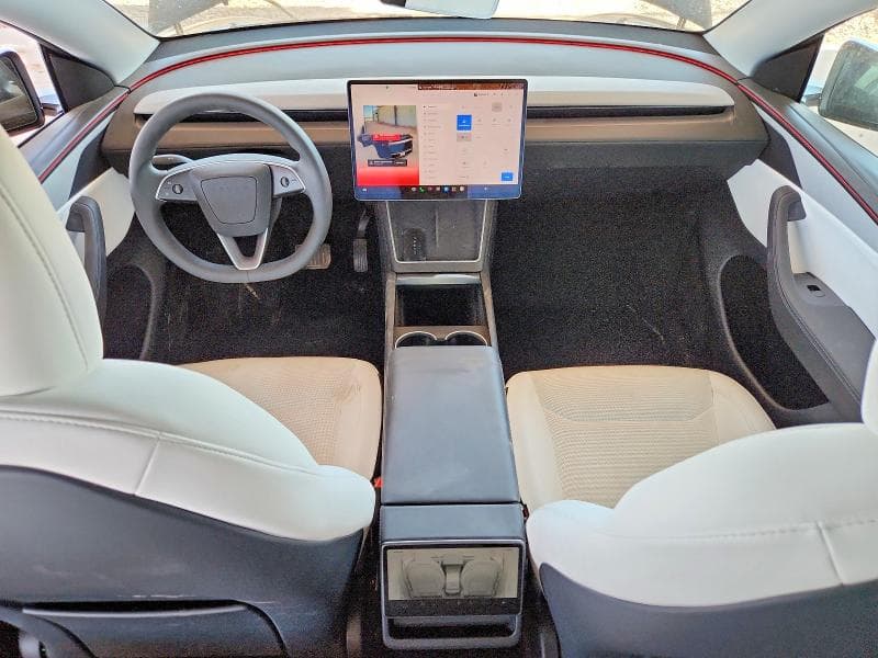 2026 TESLA MODEL Y 8