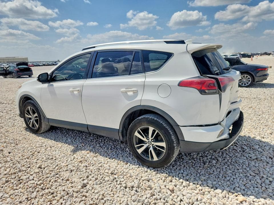 2017 TOYOTA RAV4 XLE 2