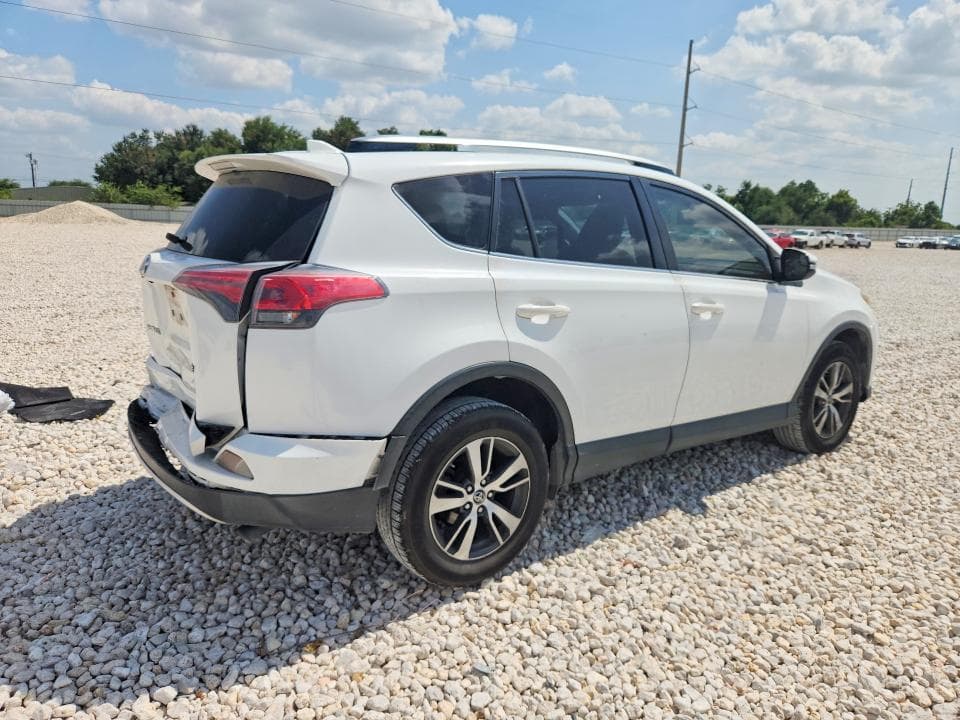 2017 TOYOTA RAV4 XLE 3