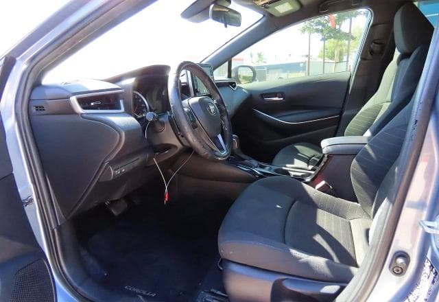2021 TOYOTA COROLLA SE 9