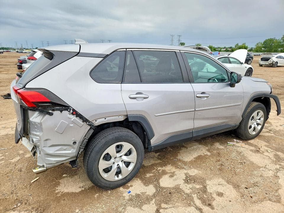 2022 TOYOTA RAV4 LE 3