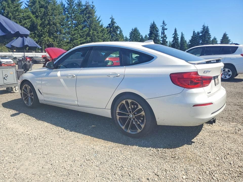 2017 BMW 330 XIGT 2