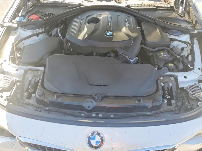 2017 BMW 330 XIGT 11