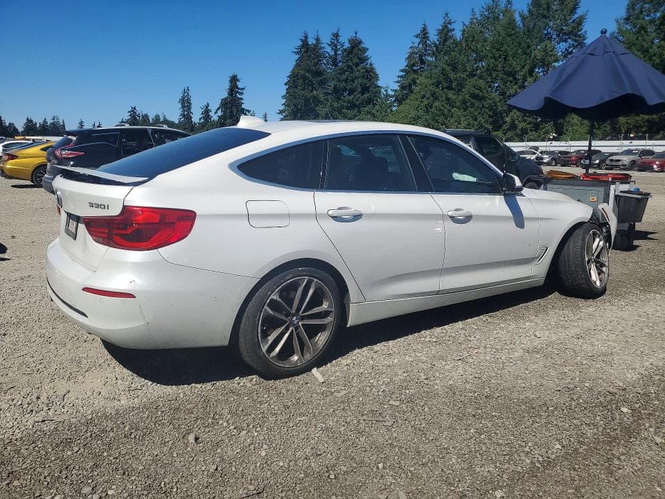 2017 BMW 330 XIGT 3