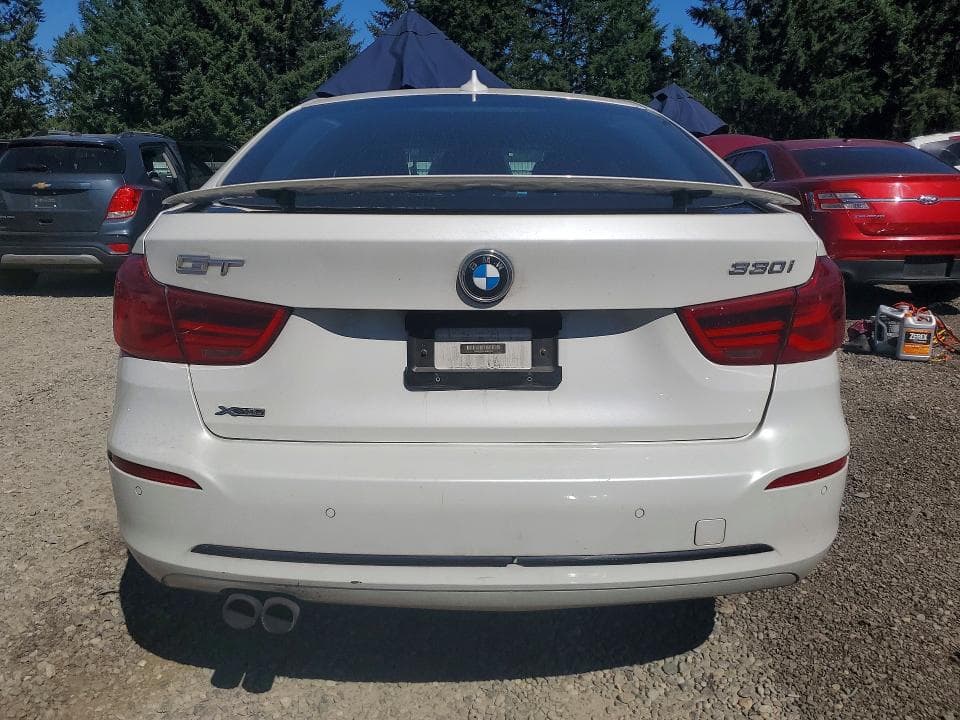 2017 BMW 330 XIGT 6
