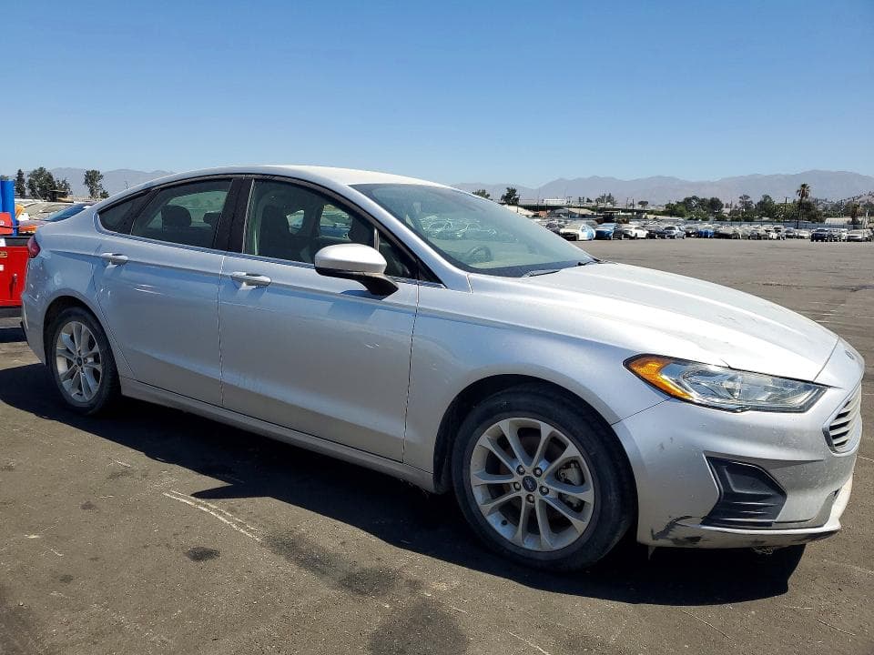 2019 FORD FUSION SE 4