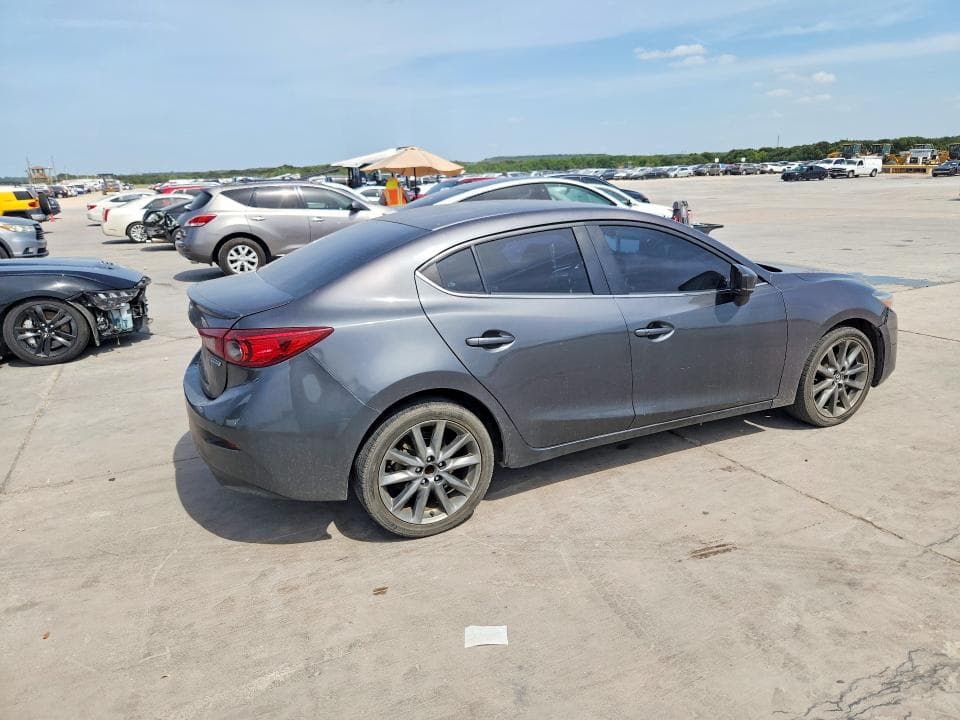 2018 MAZDA 3 TOURING 3