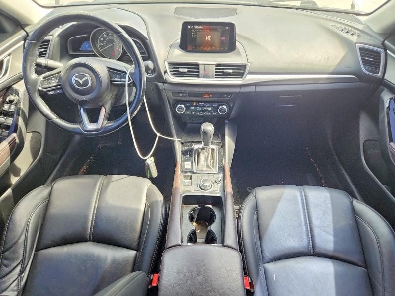 2018 MAZDA 3 TOURING 8