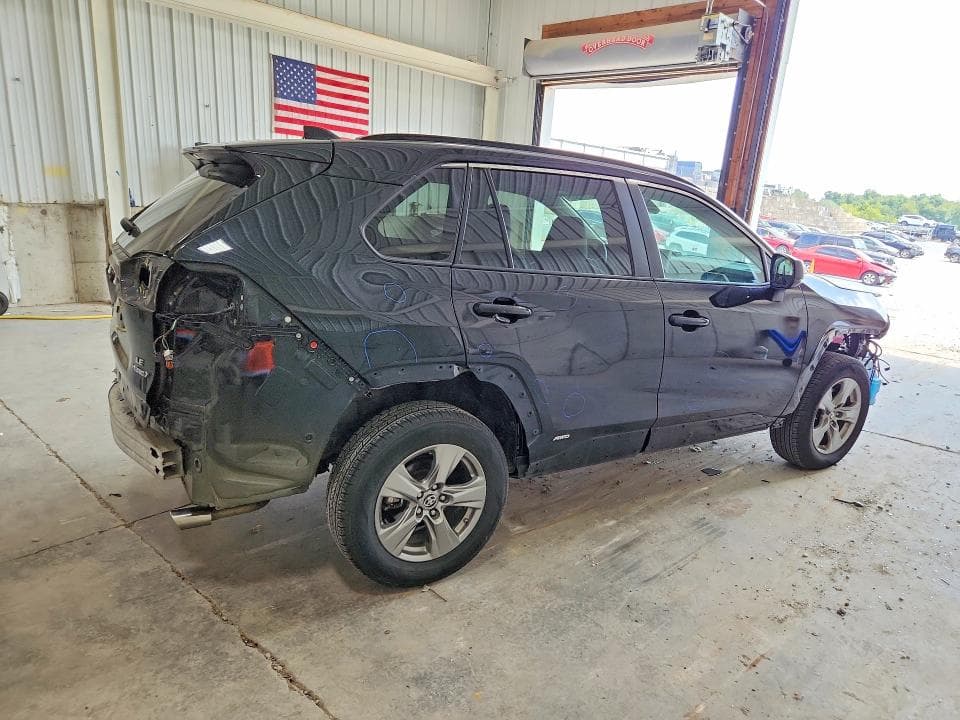 2024 TOYOTA RAV4 LE 3