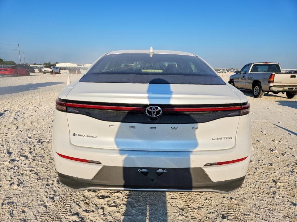 2025 TOYOTA CROWN LIMITED 6