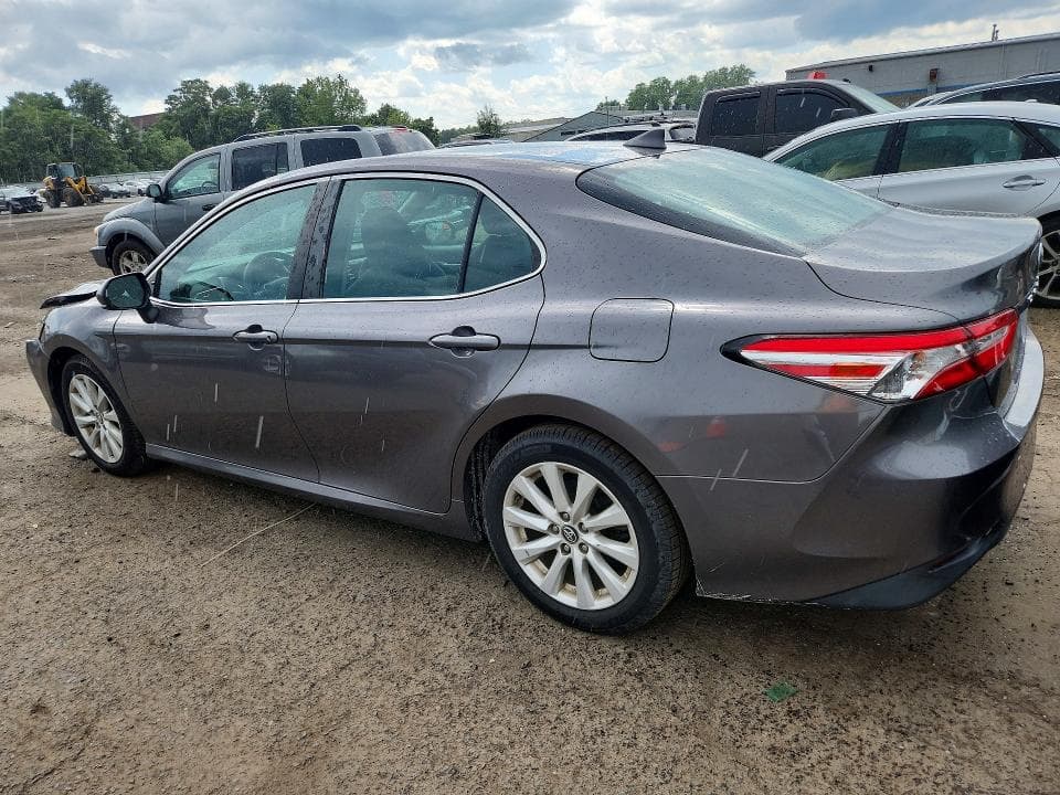 2019 TOYOTA CAMRY LE 2