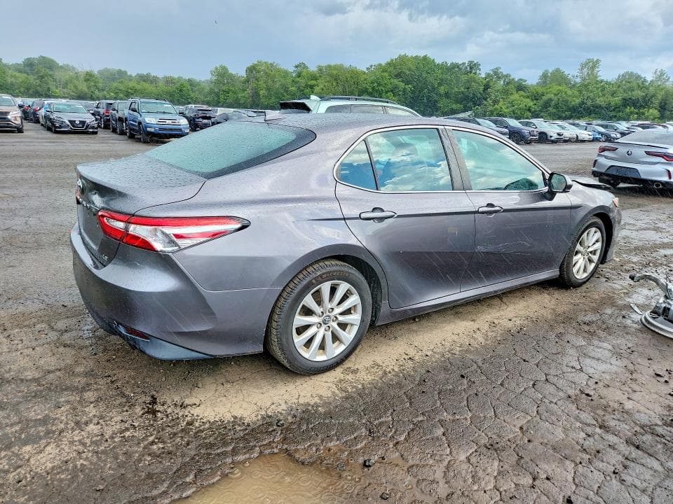 2019 TOYOTA CAMRY LE 3