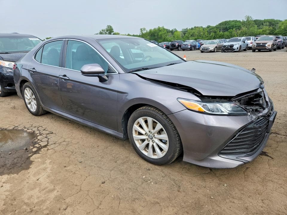 2019 TOYOTA CAMRY LE 4